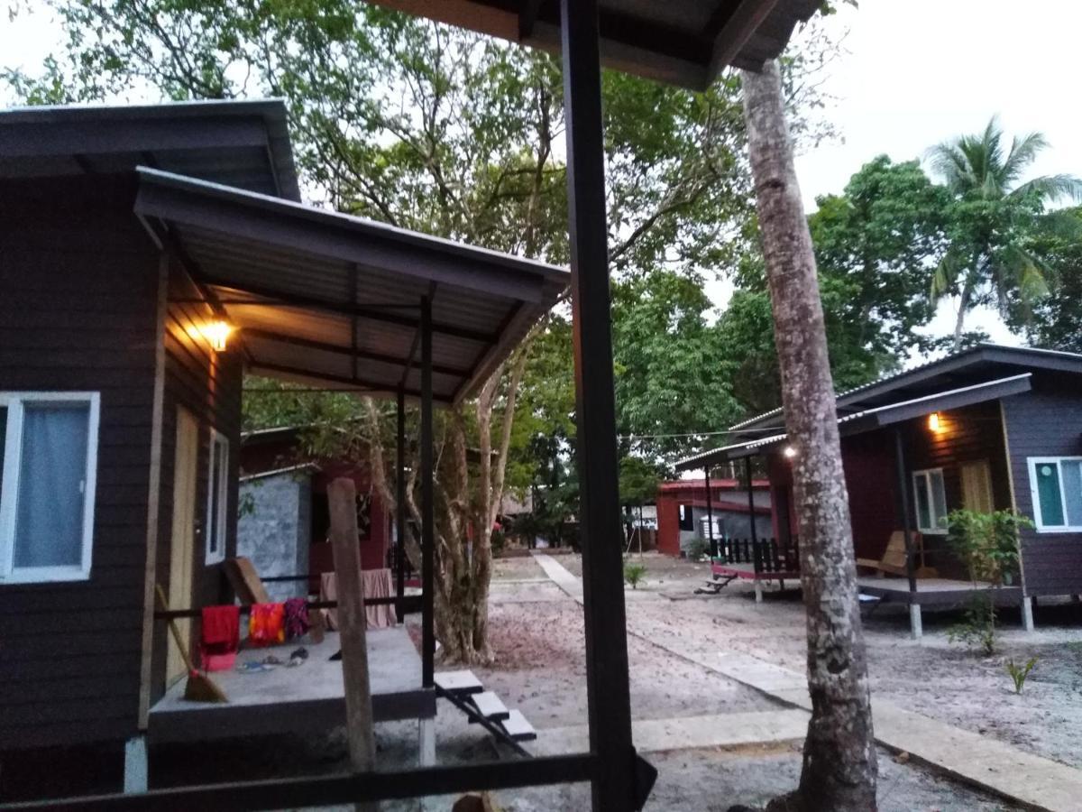 Phayam Hostel Koh Phayam Exterior foto